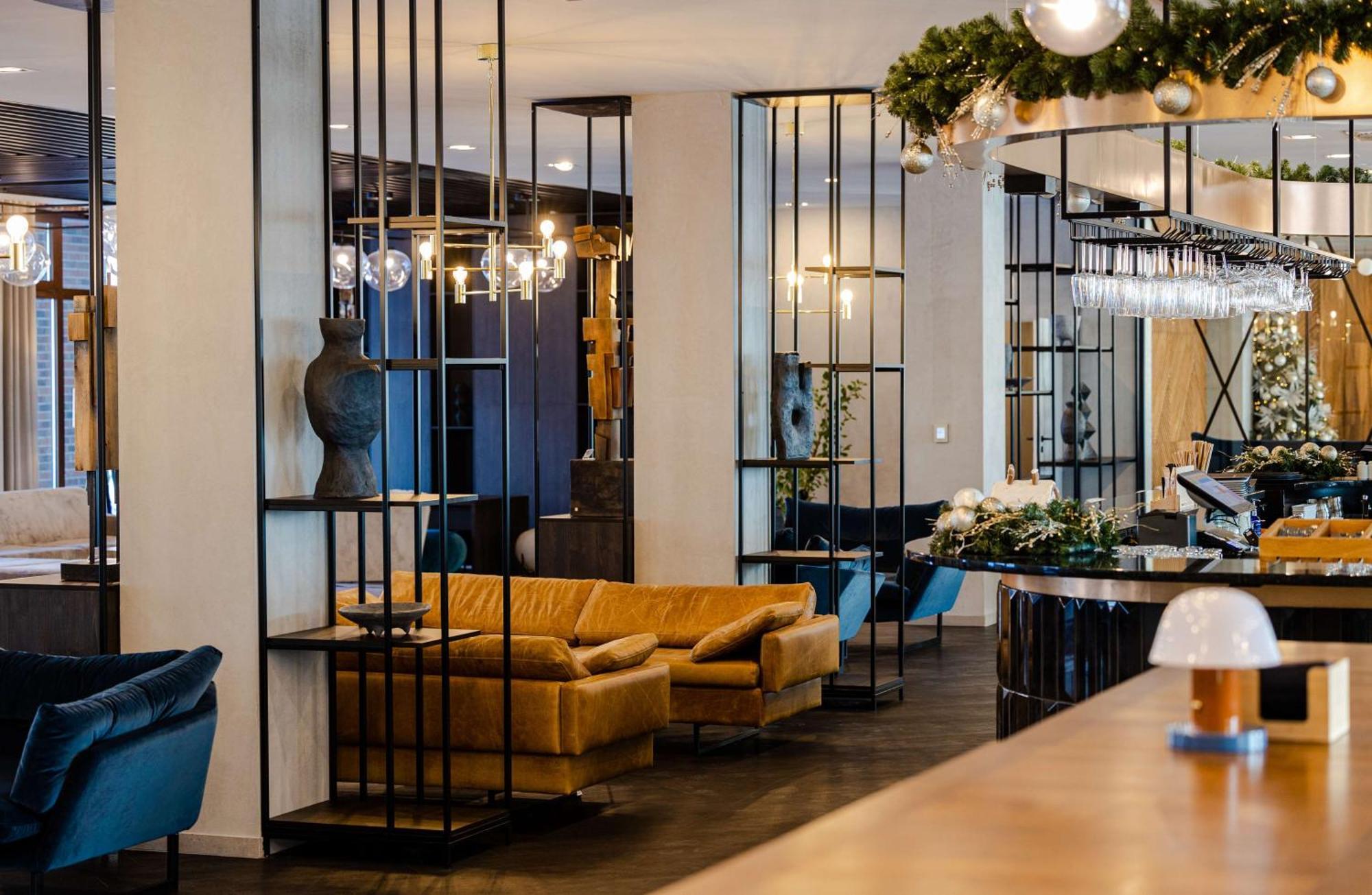 Radisson Blu Resort & Conference Center, Ostroda Mazury Luaran gambar The lounge at the airport