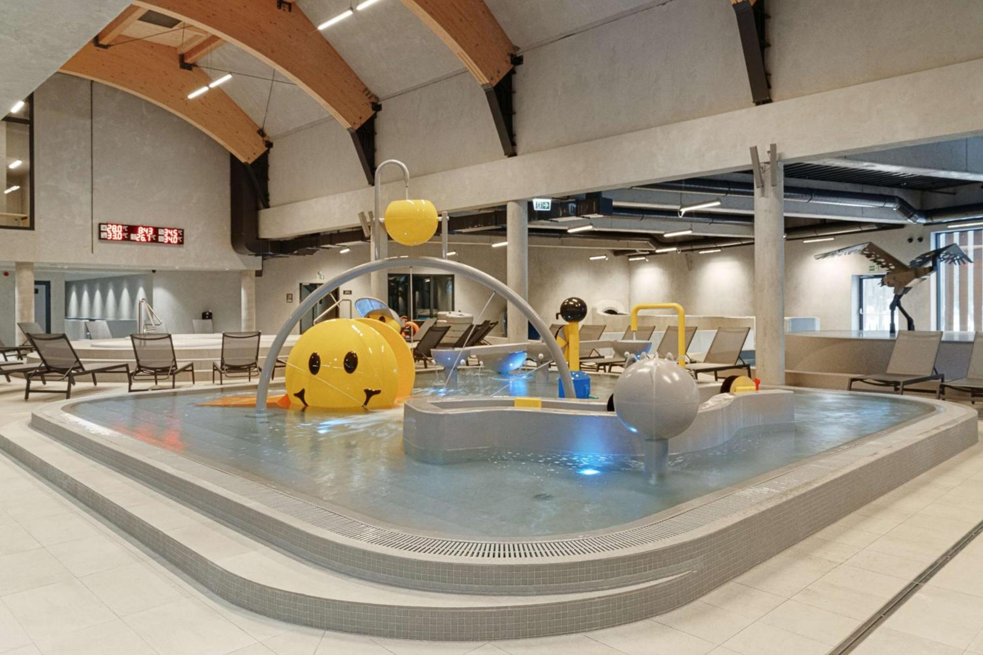 Radisson Blu Resort & Conference Center, Ostroda Mazury Luaran gambar The children's pool